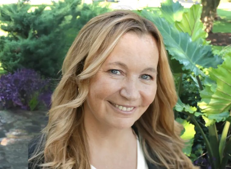 Sharon Wunderlich, Operations Manager